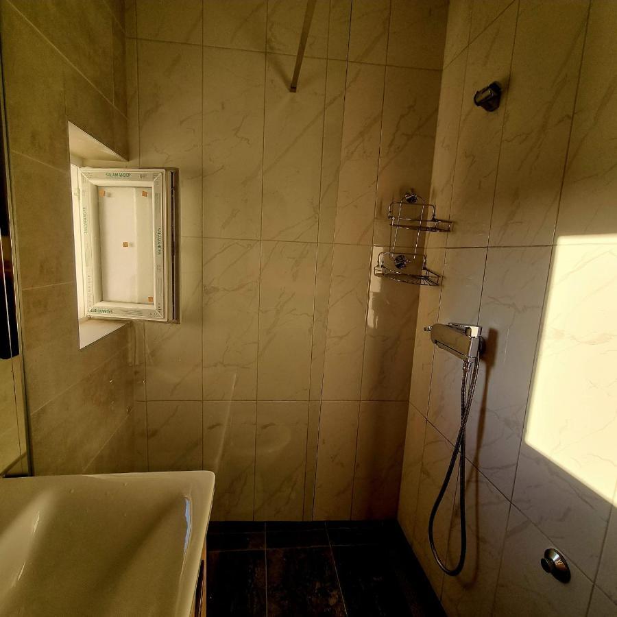 Apartmani Katarina บีโอกราดนาโมรู ภายนอก รูปภาพ